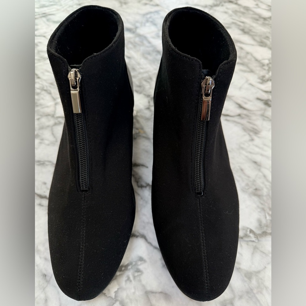 Munro wedge style Front Zip Ankle Boots Size 10